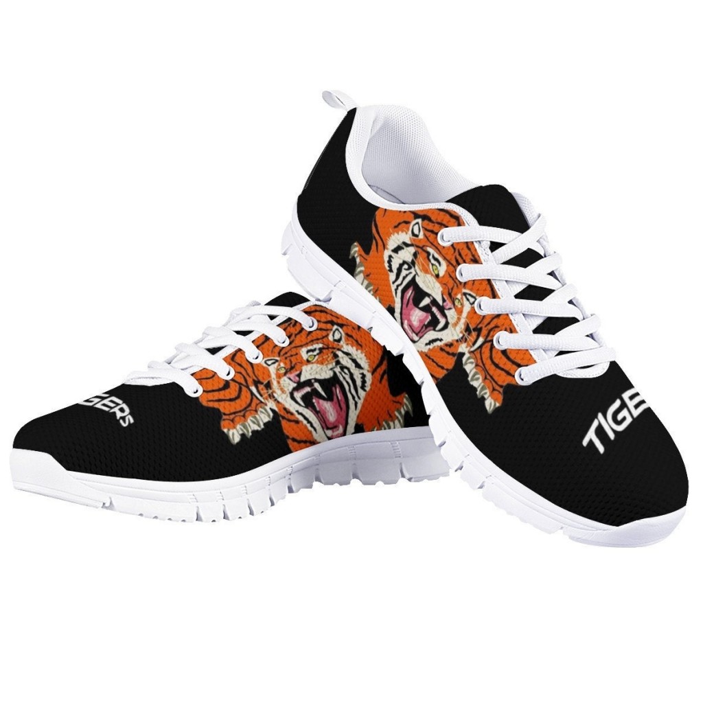 Delano Tigers wht